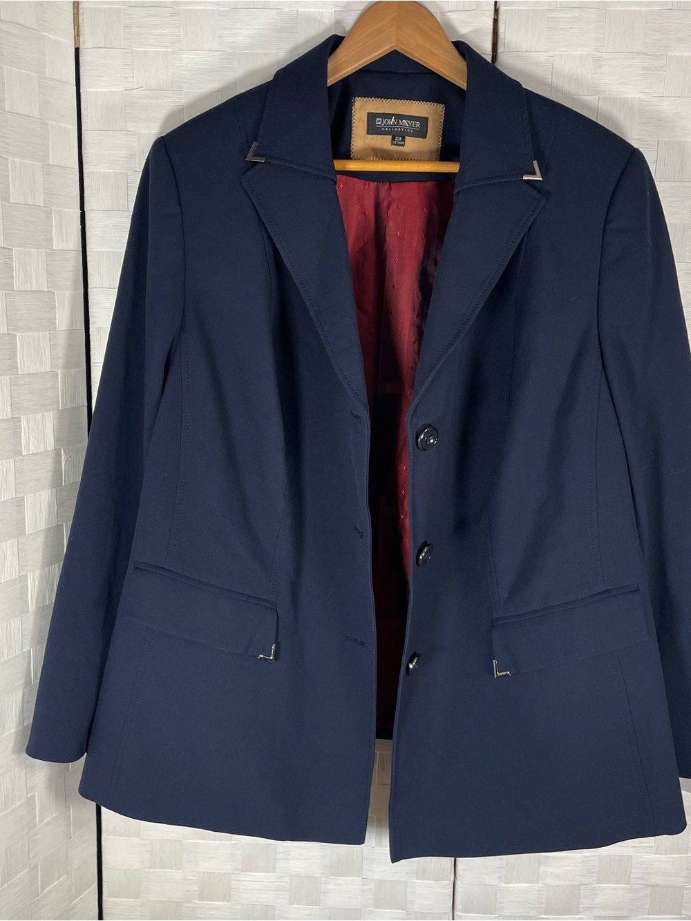John Meyer Collection Tailored Navy Single-Breasted Blazer with Burgundy Lining